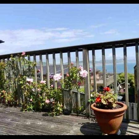 Fantastic Spacious House With Beautiful Panoramic Views Of The Bay Only A Few Minutes Walk From Beach Harbour And Restaurants This House Has 3 Bedrooms 3 Bathrooms And 2 Lovely Sitting Rooms Lyme Regis Ngoại thất bức ảnh
