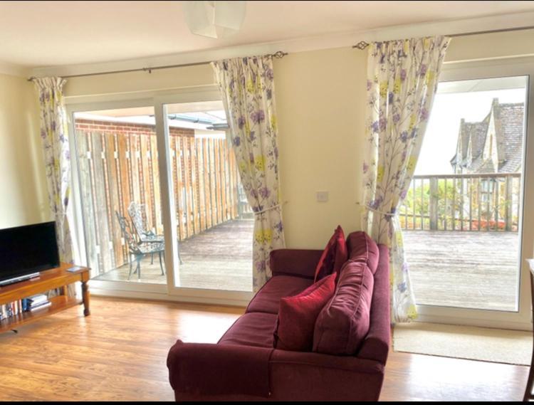 Fantastic Spacious House With Beautiful Panoramic Views Of The Bay Only A Few Minutes Walk From Beach Harbour And Restaurants This House Has 3 Bedrooms 3 Bathrooms And 2 Lovely Sitting Rooms Lyme Regis Ngoại thất bức ảnh